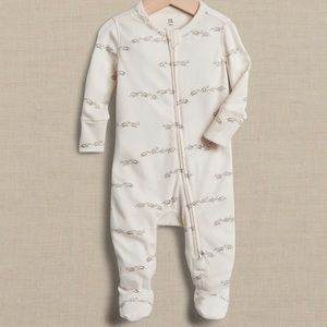 Banana Republic Baby footed one piece pajamas size 6-9 months